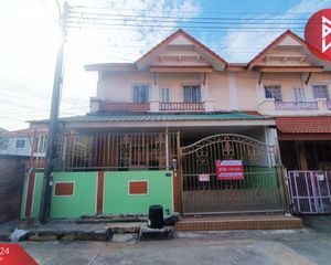 For Sale 3 Beds Townhouse in Mueang Samut Sakhon, Samut Sakhon, Thailand