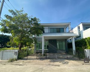 For Sale 4 Beds House in Bang Pakong, Chachoengsao, Thailand