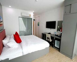 For Sale 9 Beds Hotel in Khlong Toei, Bangkok, Thailand