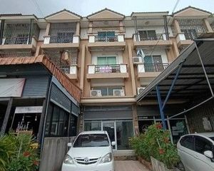 For Sale 3 Beds Retail Space in Lam Luk Ka, Pathum Thani, Thailand