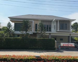 For Sale 5 Beds House in Mueang Nonthaburi, Nonthaburi, Thailand