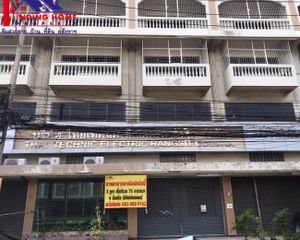 For Sale Retail Space 300 sqm in Khlong Luang, Pathum Thani, Thailand