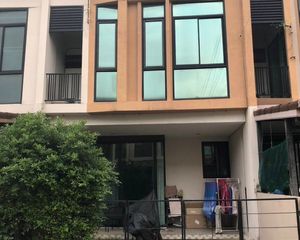 For Rent 3 Beds Townhouse in Pak Kret, Nonthaburi, Thailand