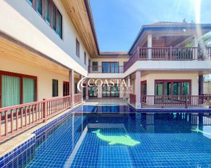For Sale 5 Beds House in Sattahip, Chonburi, Thailand