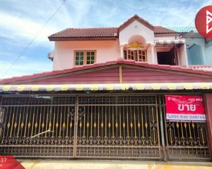 For Sale 4 Beds Townhouse in Mueang Chachoengsao, Chachoengsao, Thailand