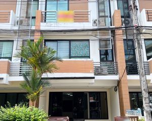 For Sale or Rent Retail Space 162 sqm in Mueang Phuket, Phuket, Thailand