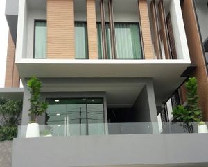 For Rent 1 Bed Townhouse in Bueng Kum, Bangkok, Thailand