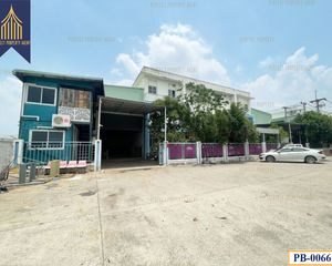 For Sale Warehouse 1,200 sqm in Khlong Luang, Pathum Thani, Thailand