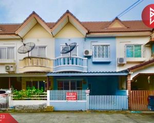 For Sale 3 Beds Townhouse in Ban Bueng, Chonburi, Thailand