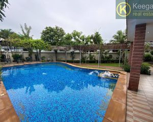 For Sale 5 Beds House in Song Phi Nong, Suphan Buri, Thailand