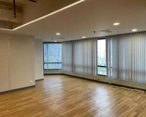 For Sale or Rent Office 400 sqm in Phaya Thai, Bangkok, Thailand