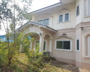 For Sale 6 Beds House in Mueang Chai Nat, Chainat, Thailand