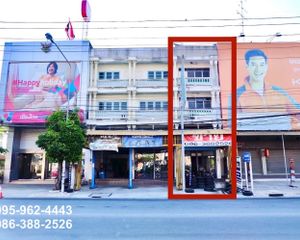 For Sale Retail Space 224 sqm in Mueang Suphanburi, Suphan Buri, Thailand
