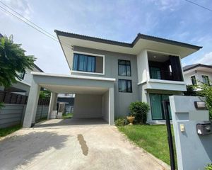 For Sale or Rent 3 Beds House in Mueang Pathum Thani, Pathum Thani, Thailand