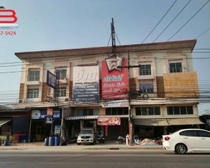 For Sale or Rent Retail Space 81.2 sqm in Lam Luk Ka, Pathum Thani, Thailand