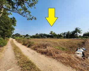 For Sale Land 1,600 sqm in Mueang Pathum Thani, Pathum Thani, Thailand
