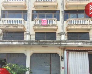 For Sale 2 Beds Retail Space in Mueang Chachoengsao, Chachoengsao, Thailand