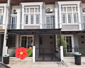 For Rent 4 Beds Townhouse in Mueang Chiang Mai, Chiang Mai, Thailand