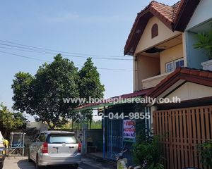 For Sale 4 Beds Townhouse in Krathum Baen, Samut Sakhon, Thailand