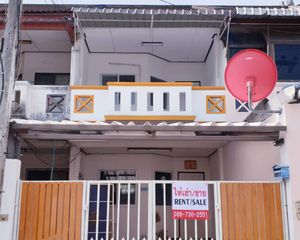 For Sale 2 Beds Townhouse in Mueang Chiang Rai, Chiang Rai, Thailand