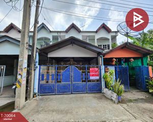 For Sale 3 Beds Townhouse in Mueang Nakhon Pathom, Nakhon Pathom, Thailand