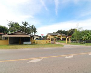 For Sale 6 Beds House in Mueang Kalasin, Kalasin, Thailand