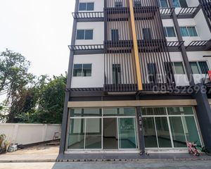 For Sale or Rent 2 Beds Retail Space in Mueang Chiang Mai, Chiang Mai, Thailand