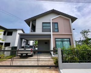 For Sale 4 Beds House in Mueang Pathum Thani, Pathum Thani, Thailand