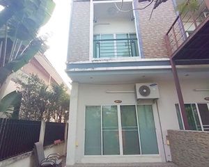 For Rent 2 Beds Townhouse in Mueang Chiang Rai, Chiang Rai, Thailand