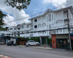 For Sale Hotel 526 sqm in Mueang Chiang Mai, Chiang Mai, Thailand