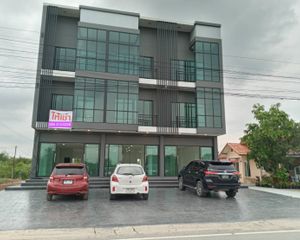 For Rent Retail Space 180 sqm in Mueang Nakhon Ratchasima, Nakhon Ratchasima, Thailand