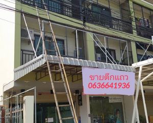 For Sale 3 Beds Retail Space in Mueang Phitsanulok, Phitsanulok, Thailand