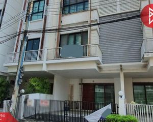 For Sale 3 Beds Townhouse in Phra Nakhon, Bangkok, Thailand