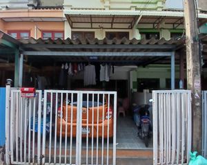 For Sale 2 Beds Townhouse in Mueang Pathum Thani, Pathum Thani, Thailand