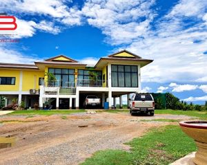 For Sale 4 Beds House in Song Phi Nong, Suphan Buri, Thailand