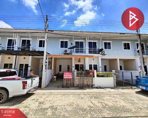 For Sale 3 Beds Townhouse in Mueang Nakhon Pathom, Nakhon Pathom, Thailand