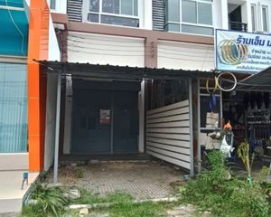 For Rent 4 Beds Retail Space in Bang Sao Thong, Samut Prakan, Thailand