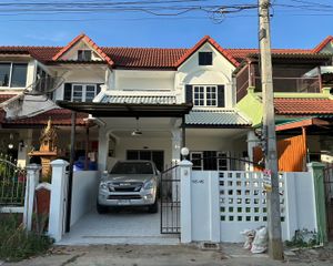 For Sale 3 Beds Townhouse in Mueang Phetchaburi, Phetchaburi, Thailand