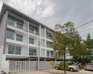 Located in the same area - Mueang Nonthaburi, Nonthaburi