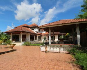 For Sale 4 Beds House in Mueang Nakhon Si Thammarat, Nakhon Si Thammarat, Thailand