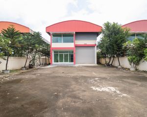 For Rent Warehouse 400 sqm in Krathum Baen, Samut Sakhon, Thailand