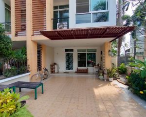 For Sale 3 Beds Townhouse in Cha Am, Phetchaburi, Thailand