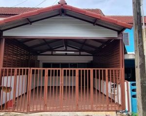 For Sale or Rent 2 Beds Townhouse in Si Racha, Chonburi, Thailand
