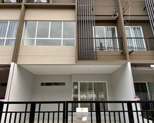 For Rent 3 Beds Townhouse in Bang Bua Thong, Nonthaburi, Thailand