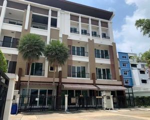 For Rent 6 Beds Retail Space in Thalang, Phuket, Thailand