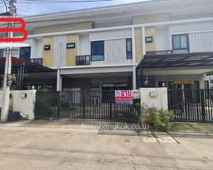 For Sale or Rent 4 Beds Townhouse in Lat Lum Kaeo, Pathum Thani, Thailand