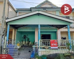 For Sale 3 Beds Townhouse in Bang Nam Priao, Chachoengsao, Thailand