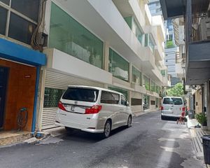 For Sale 5 Beds Office in Bang Rak, Bangkok, Thailand