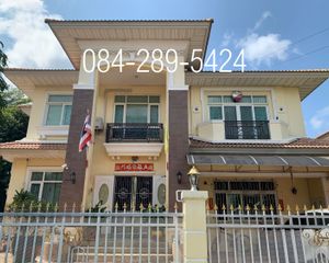 For Sale 5 Beds House in Mueang Samut Sakhon, Samut Sakhon, Thailand