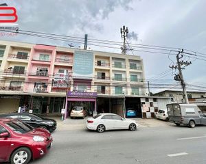 For Sale Retail Space 95.2 sqm in Lam Luk Ka, Pathum Thani, Thailand